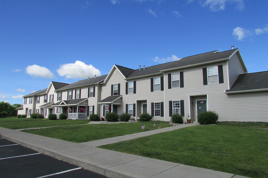 Building Photo - Fairdale Townhomes