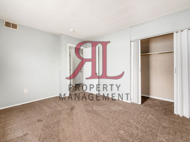 Building Photo - 155 N 17th St