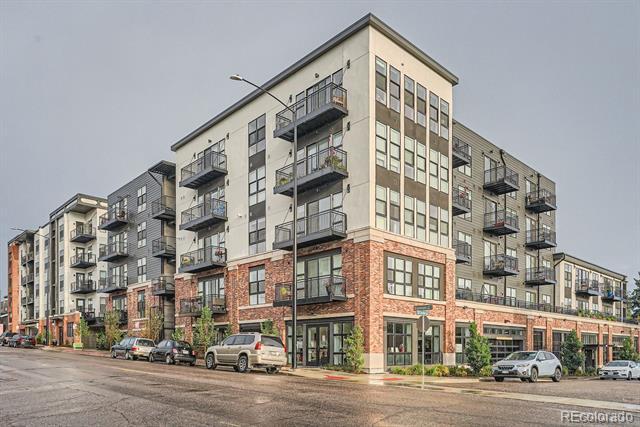 Building Photo - 3500 S Corona St