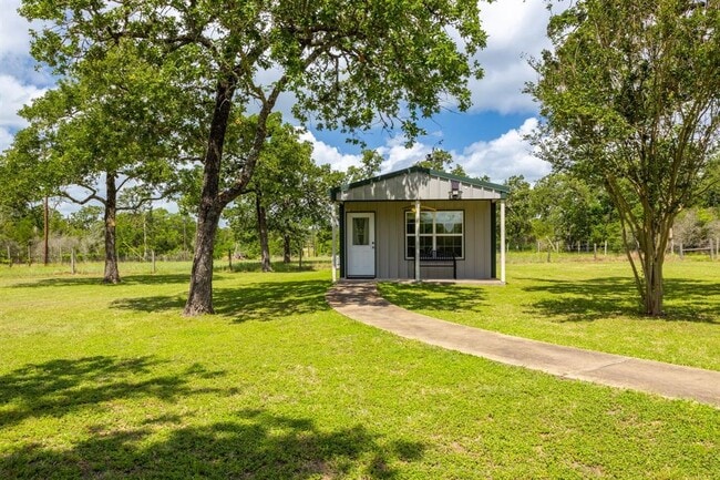 Building Photo - 1072 Papenberg Rd