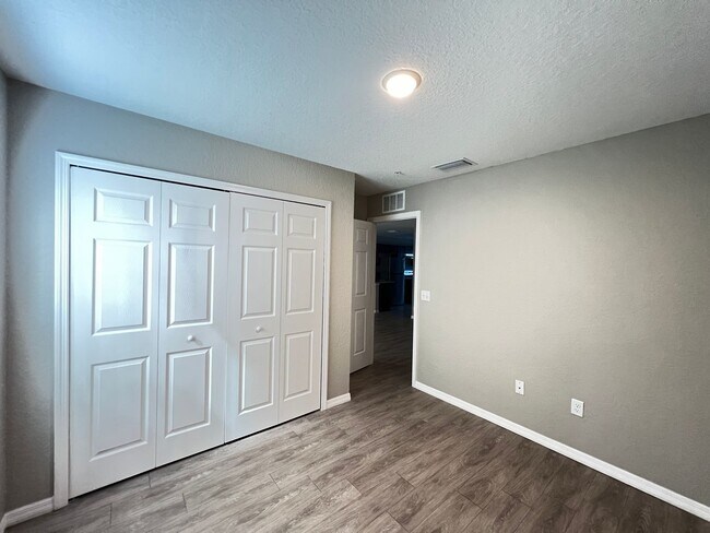 Building Photo - Charming 2-Bedroom, 2-Bathroom Rental in the Heart of Ocala!