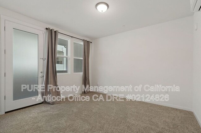 Building Photo - 2600 Wildflower Sta Pl