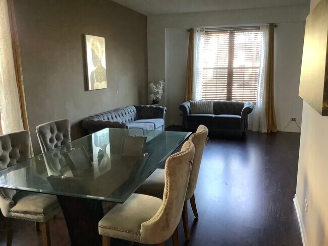 Building Photo - 2956 Aberdeen Dr