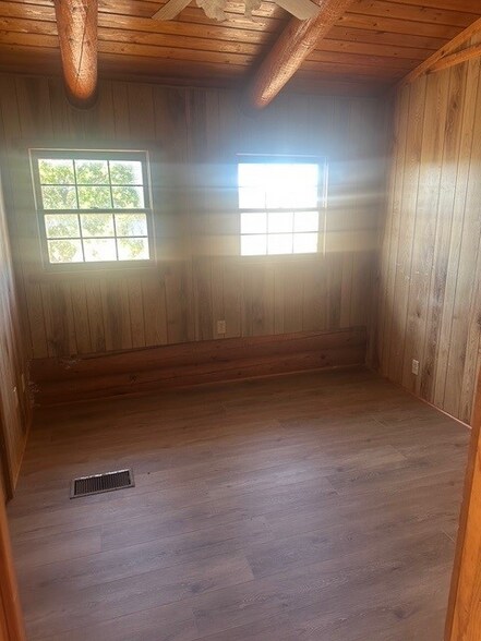 Building Photo - 13721 Old China Spring Rd