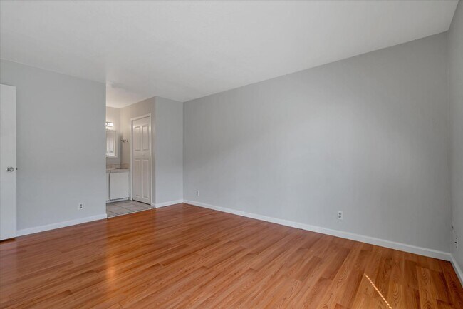 Building Photo - 30079 Vanderbilt St