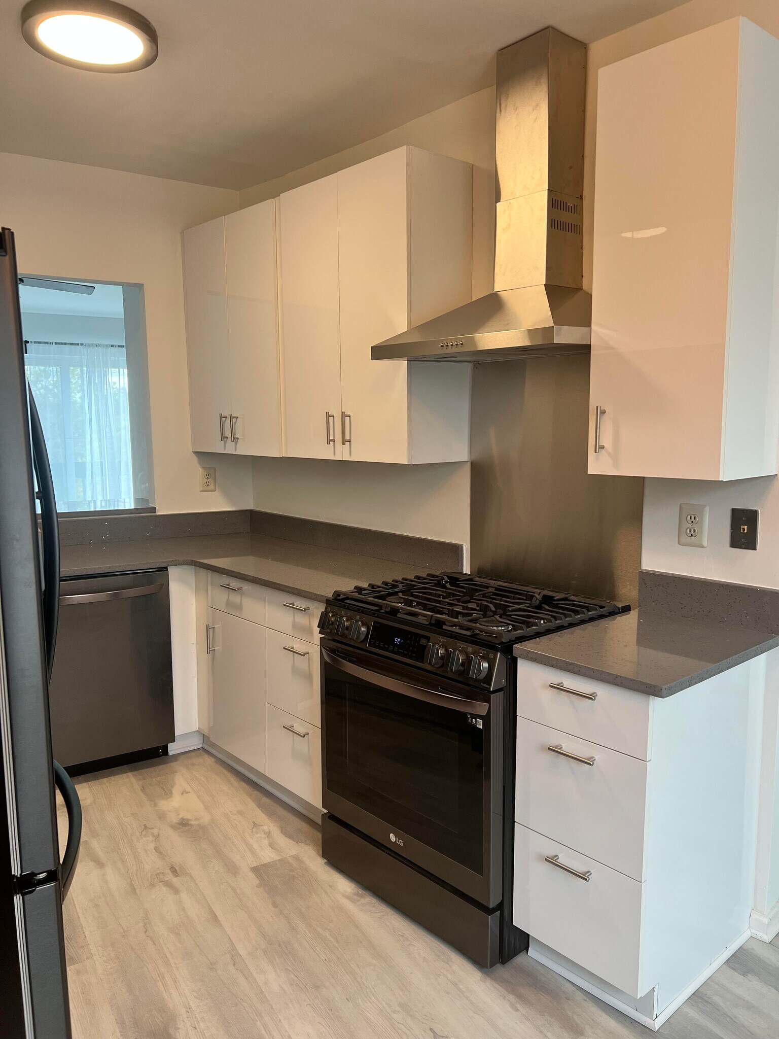 Quartz counter tops - 95 Timothy Cir