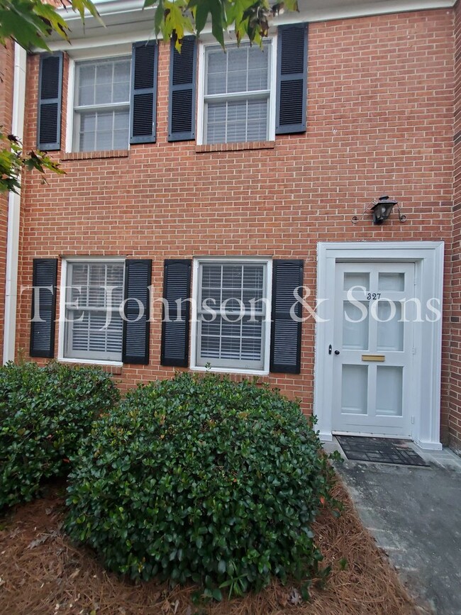 Primary Photo - Charming 2-Bedroom Townhome with Ensuite B...