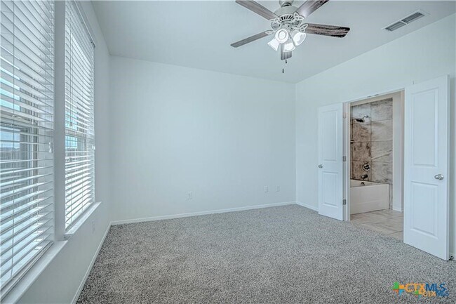 Building Photo - 1070 Spring Terrace Loop