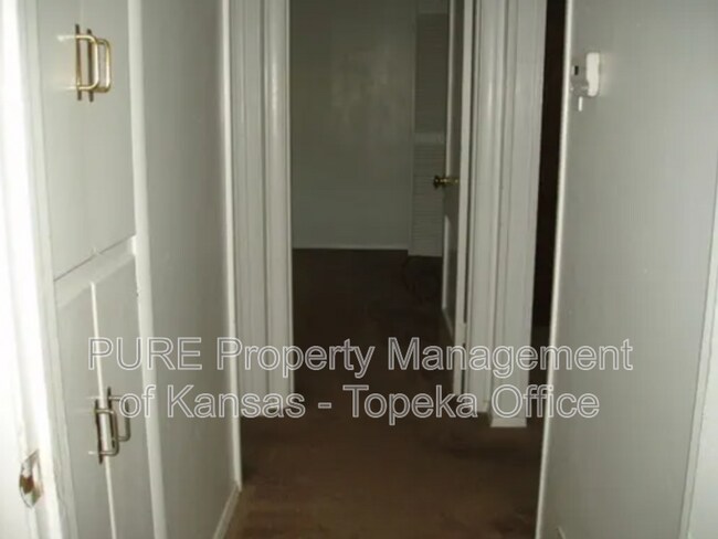 Building Photo - 2412 SW Seabrook Ave