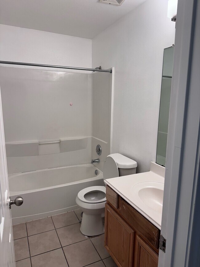 Building Photo - 13007 Brentlawn Ct