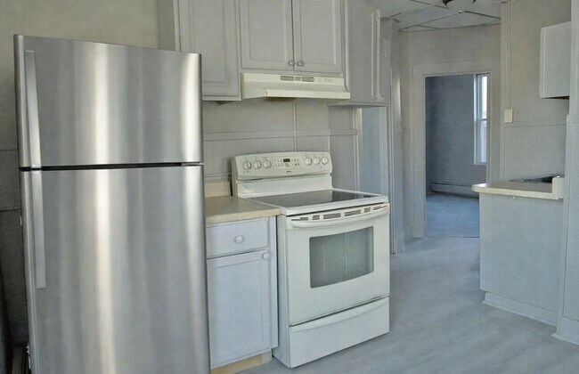 Building Photo - 61-63 Circular