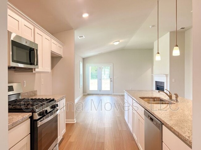 Building Photo - 121 Braxton Dr