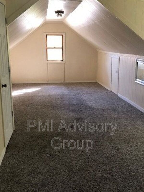 Building Photo - 200 SW 21st St