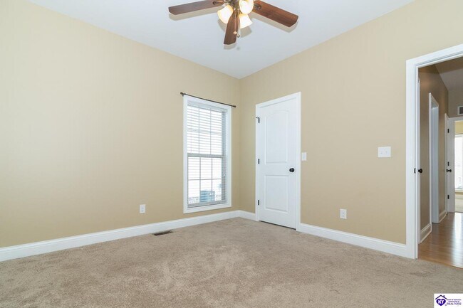 Building Photo - 114 Lowball Ln