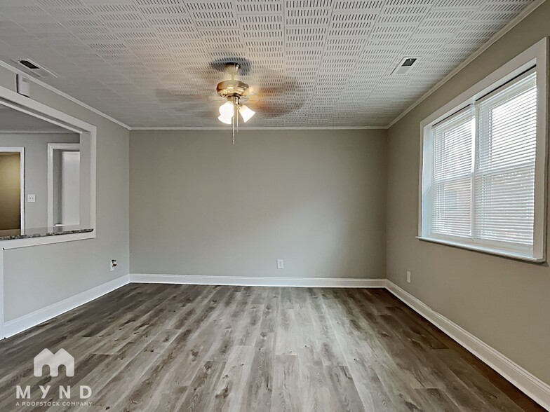 Building Photo - 128 Manor Cir