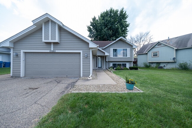 Primary Photo - 13060 Glenhurst Ave