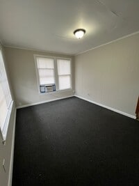 Building Photo - 581 Campus St