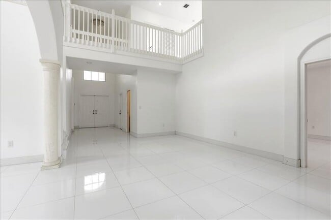 Building Photo - 3802 SW 165th Terrace
