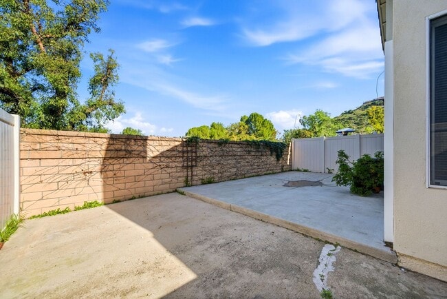 Building Photo - Upgraded Condo with Dual Masters in Gated Community in Orange