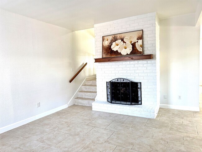 Building Photo - 11127 Village Bend Ln