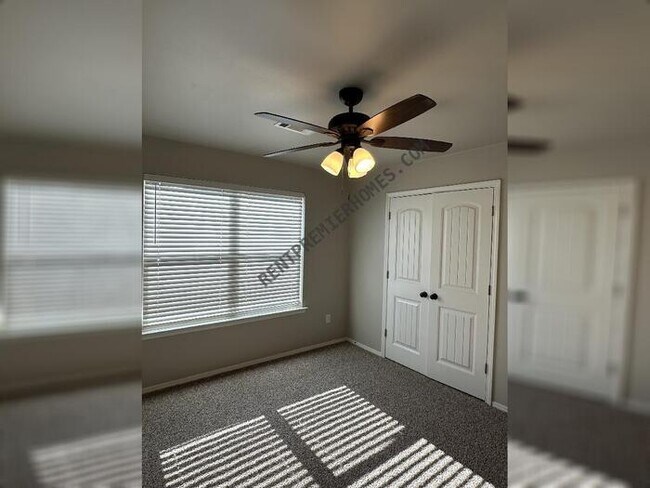 Building Photo - 1057 Heritage Way