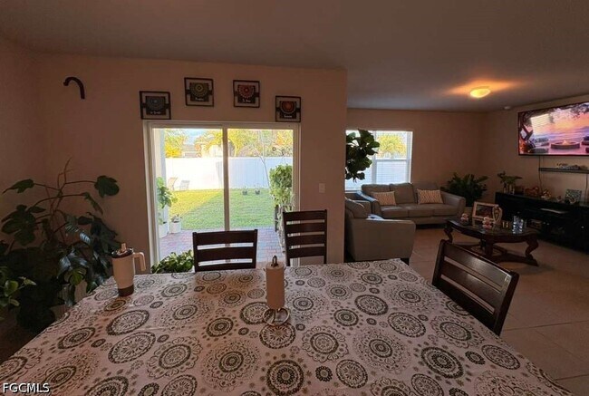 Building Photo - 1129 NW 20th Ave