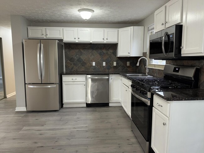 Building Photo - 1177 Hilton Dr