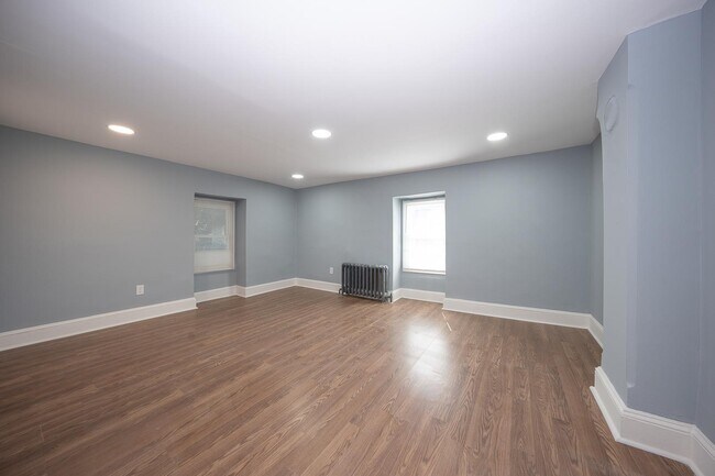 Building Photo - 732 Buck Ln