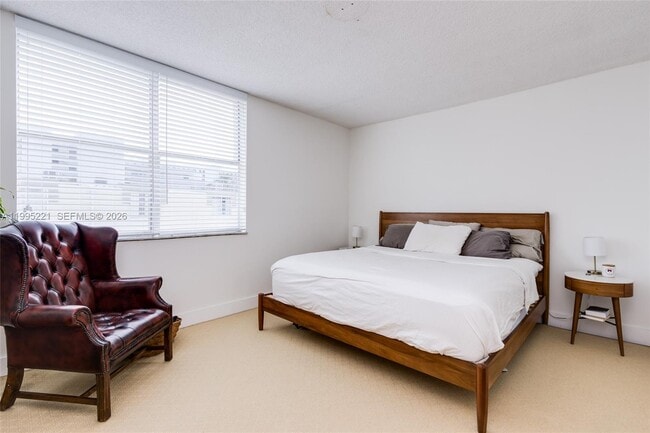 Building Photo - 1651 NE 115th St