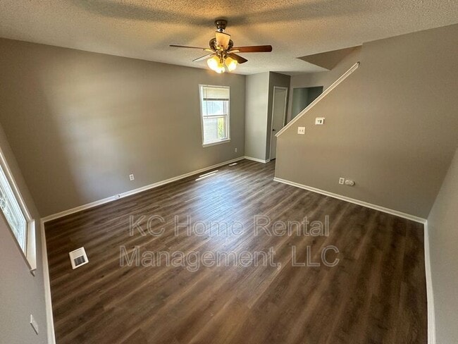 Building Photo - 433 Lee Dr