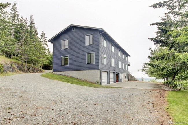 Building Photo - 827 Bella Vista Ln
