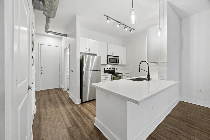 Building Photo - 1531 Inspiration Dr