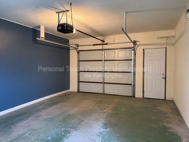 Building Photo - 1717 5th St S