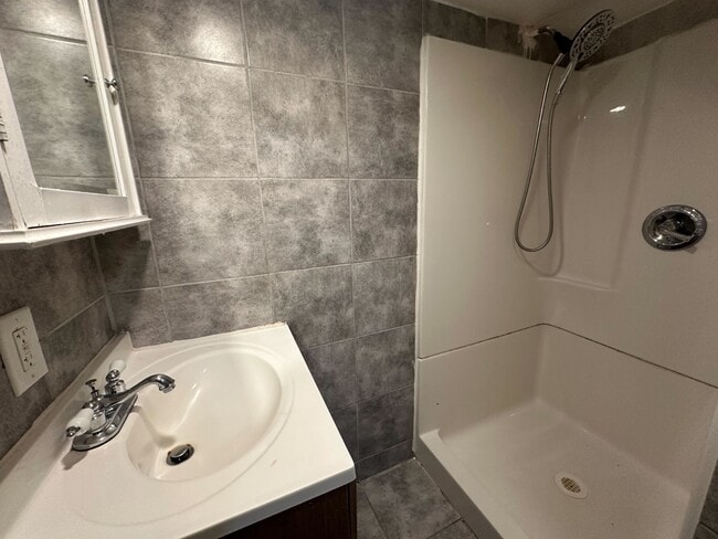 Building Photo - 86 Pleasantville Rd