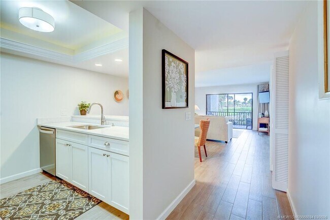 Building Photo - 5553 NE Gulfstream Way