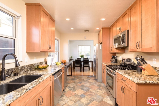 Building Photo - 13451 Friar St