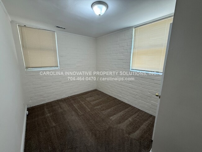 Building Photo - 2122 Rush Wind Dr