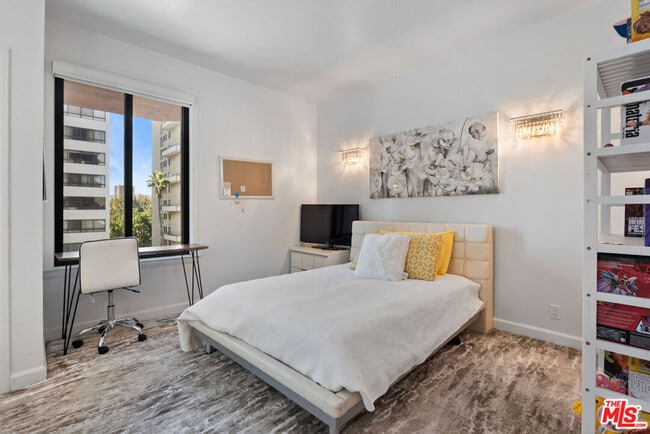 Building Photo - 10550 Wilshire Blvd