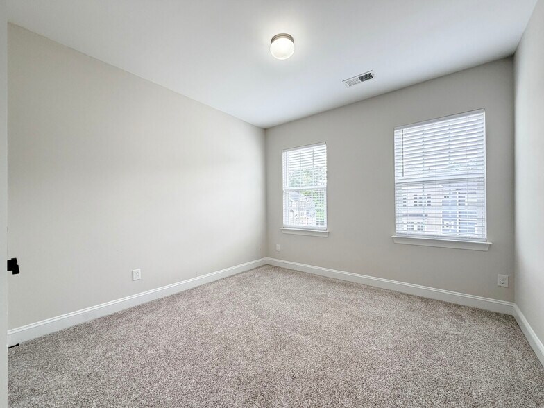 Building Photo - 829 Amley Pl