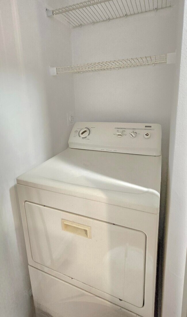 Building Photo - 1000 Scotia Dr