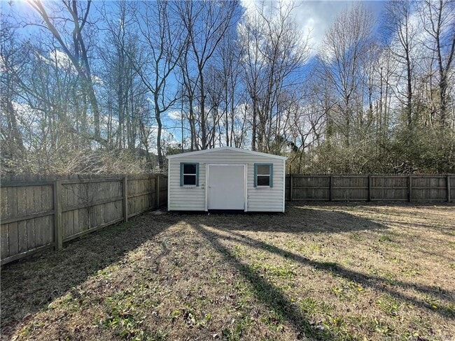 Building Photo - 152 Ladden Ln