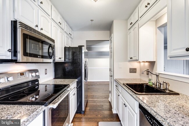Building Photo - 3805 Sunnyfield Ct