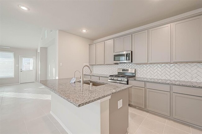 Building Photo - 8910 Oak Ivy Ln