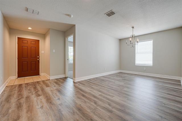 Building Photo - 14112 Esperanza Dr
