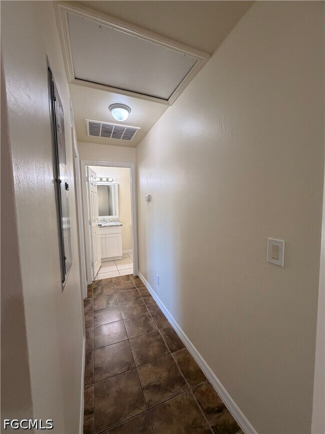 Building Photo - 762 Gallo Ave S