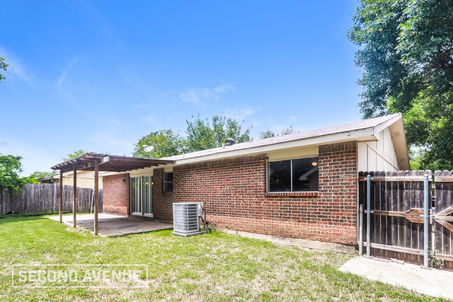 Building Photo - 124 Cambridge Dr