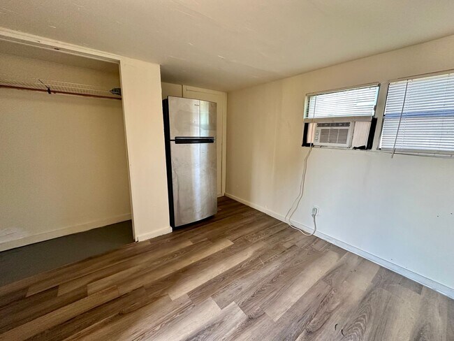 Building Photo - 8115 Tolles Dr