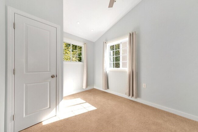 Building Photo - 19 Winthrop Ave