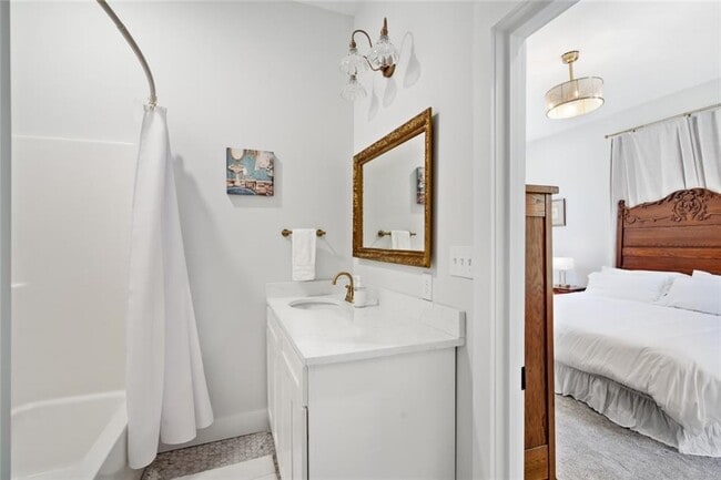 Building Photo - 934 Conti St