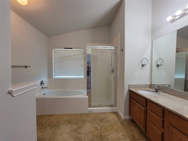 Building Photo - 2723 Wild Oak Park Dr